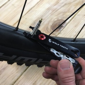 WT-tool-combo-pliers-knurled_nut_1024x1024