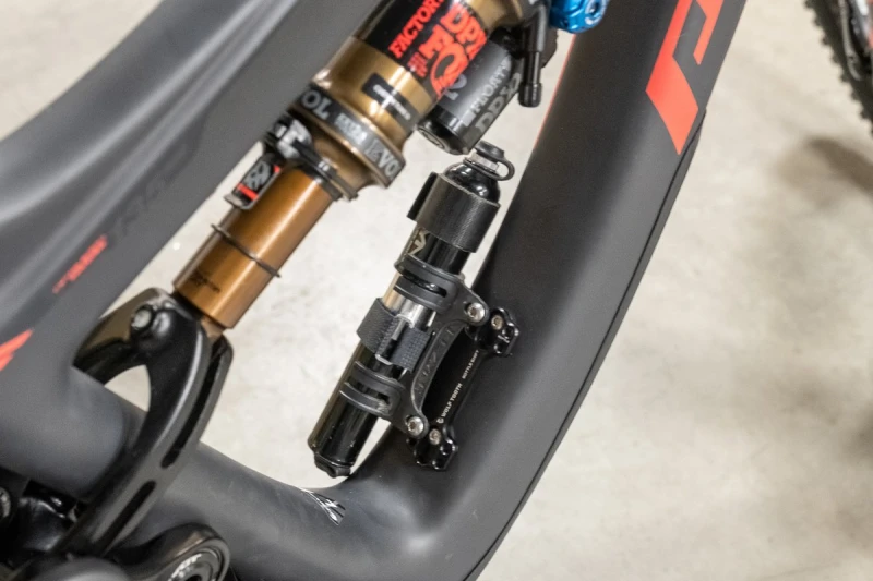 Adapter koszyka B-RAD Bottle Shift