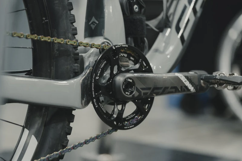 Osłona CAMO Bash Spider do korb SRAM