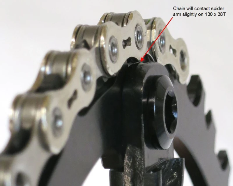 Zębatka Korby 130 BCD 38T kontakt łańcucha z ramieniem pająka 
