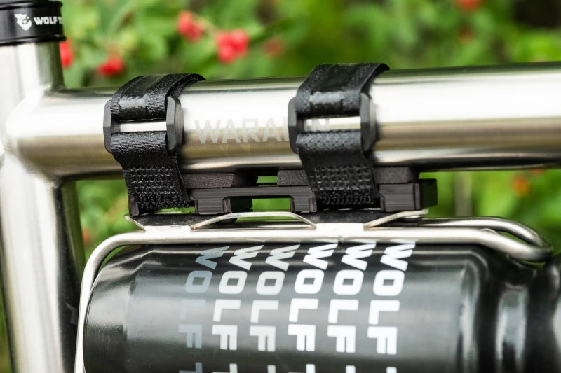 Adapter koszyka na bidon B-Rad Strap Base 2 z koszykiem na bidon