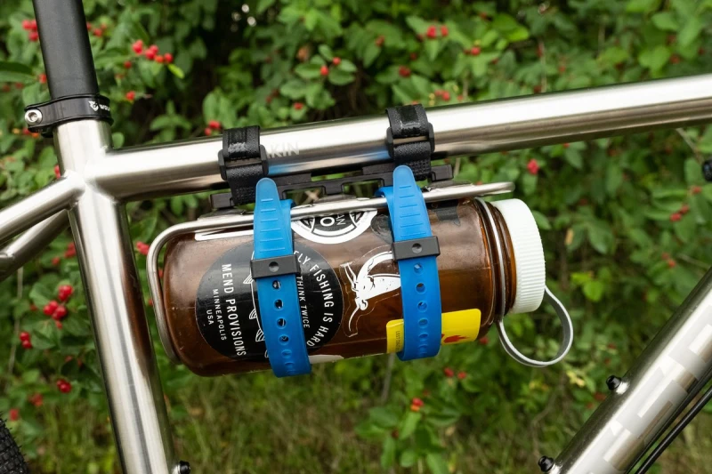 Adapter koszyka na bidon B-Rad Strap Base 3 z koszykiem cargo