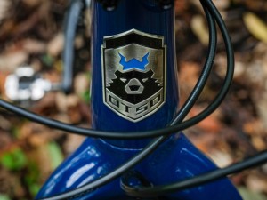 Voytek_Blue_detail_02_5ef57d44-29a1-442f-b34c-715bc4f598e1
