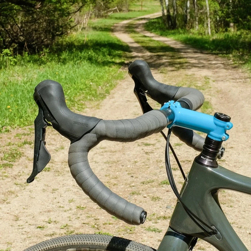 Owijka Wolf Tooth Supple Bar Tape gravel widok z boku
