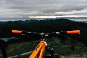WolfTooth_EchoLock-OnGrips_Trail_chwyty.jpg