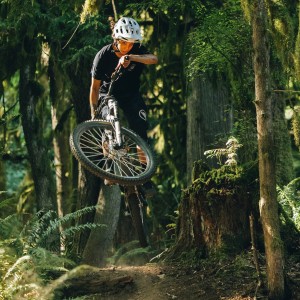 cami_jump_square_6bc735f7-0152-4345-84eb-f994b0ddddaa.jpg