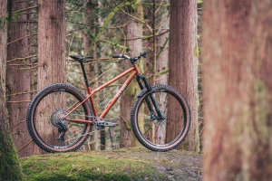 Otso_Hoot_Steel_Riding_2.webp