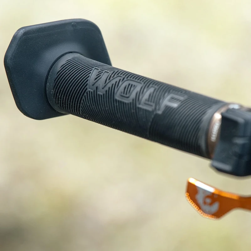 LCKD-IN-BAREND-BLK_Lifestyle_02.webp